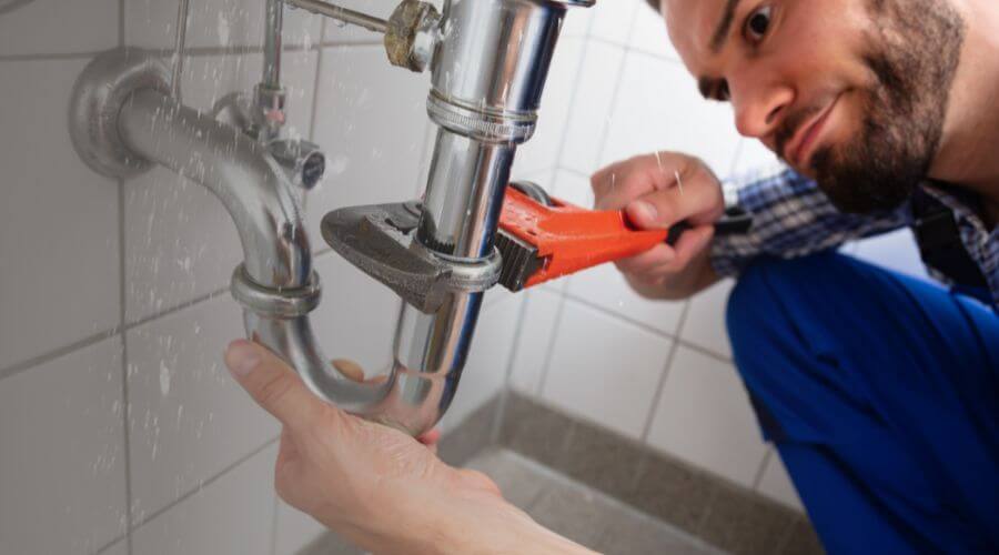 Expert burst pipe repair services in Faucett, MO